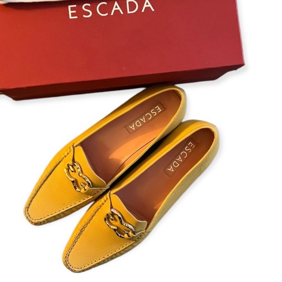 NEW Escada Buttery Yellow Loafers Ornate Gold Buckle Style 27351 Handmade Italy - Picture 2 of 14